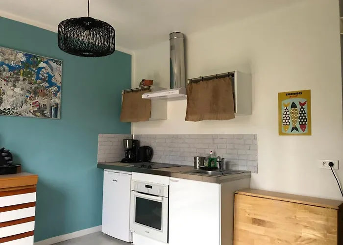 Studio indépendant à Sausset prox ville et plage